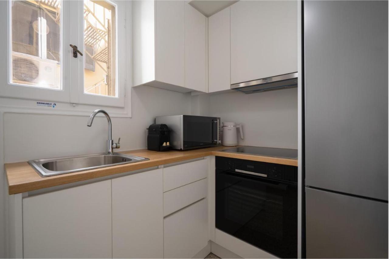 Vibrant Urban Getaway: Charming 2-Bedroom Near Bars, Parks, And Metro Atenas Exterior foto